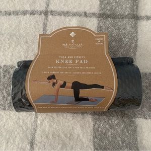 NWT Oak and Reed Yoga and Fitness Knee Pad